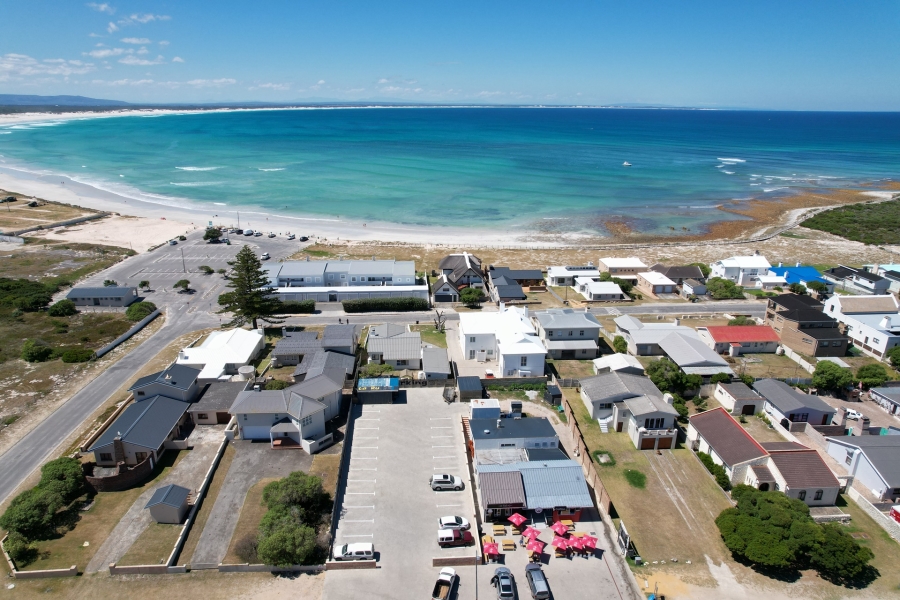 6 Bedroom Property for Sale in Struisbaai Western Cape